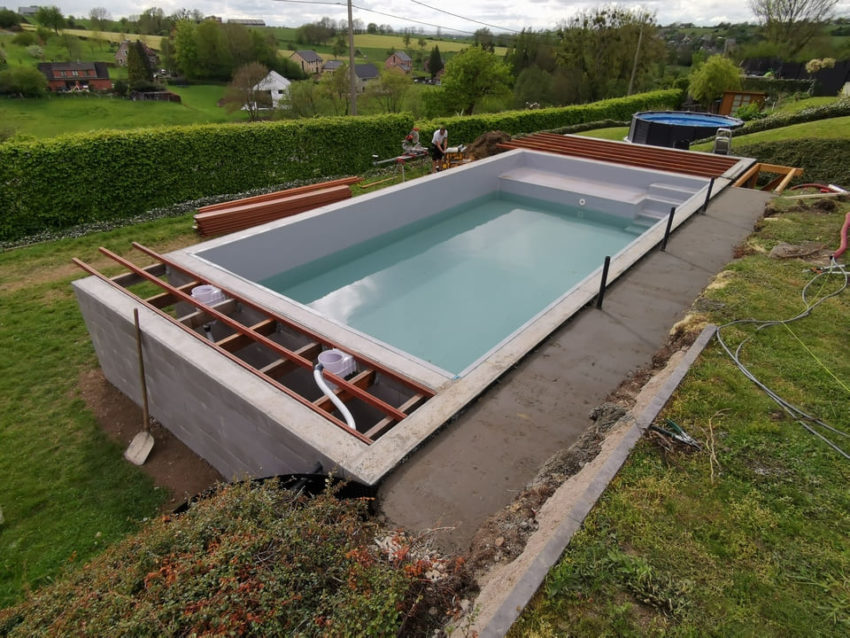 Réalisation d'une piscine semi-enterrée à Liège
